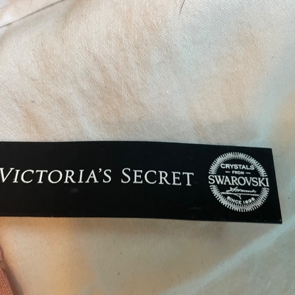 Victoria’s Secret Swarovski Crystal Pink satin w/crystals Bra and garter set NWT - Picture 4 of 8